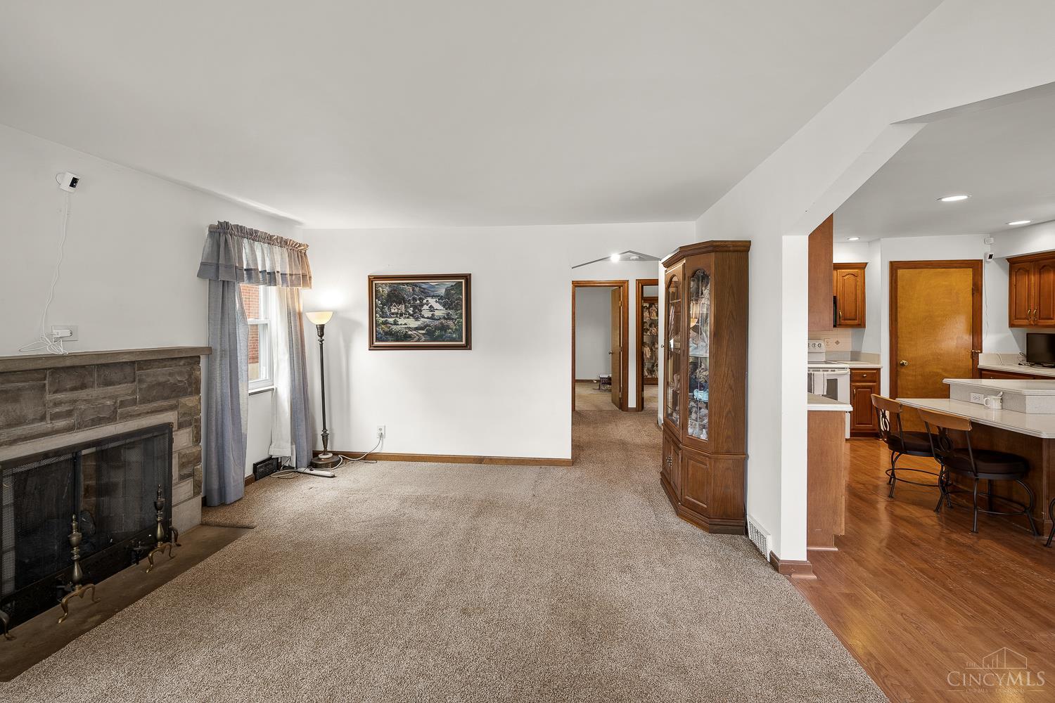 4997 Foley Road Cincinnati, OH 45238 - Photo 4 of 31 Gallery Image 4