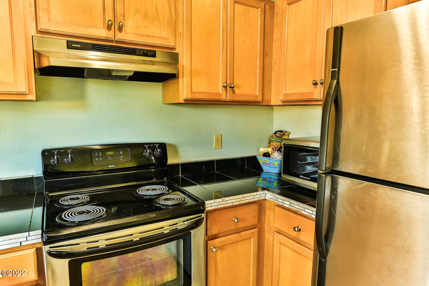 937 Southwest 11th Street Newport, OR 97365 - Photo 24 of 34 2nd unit SW 11th send-1182