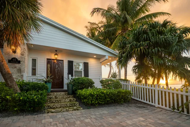 $1,900,000 | 65 Tarpon Avenue, Key Largo, FL 33037