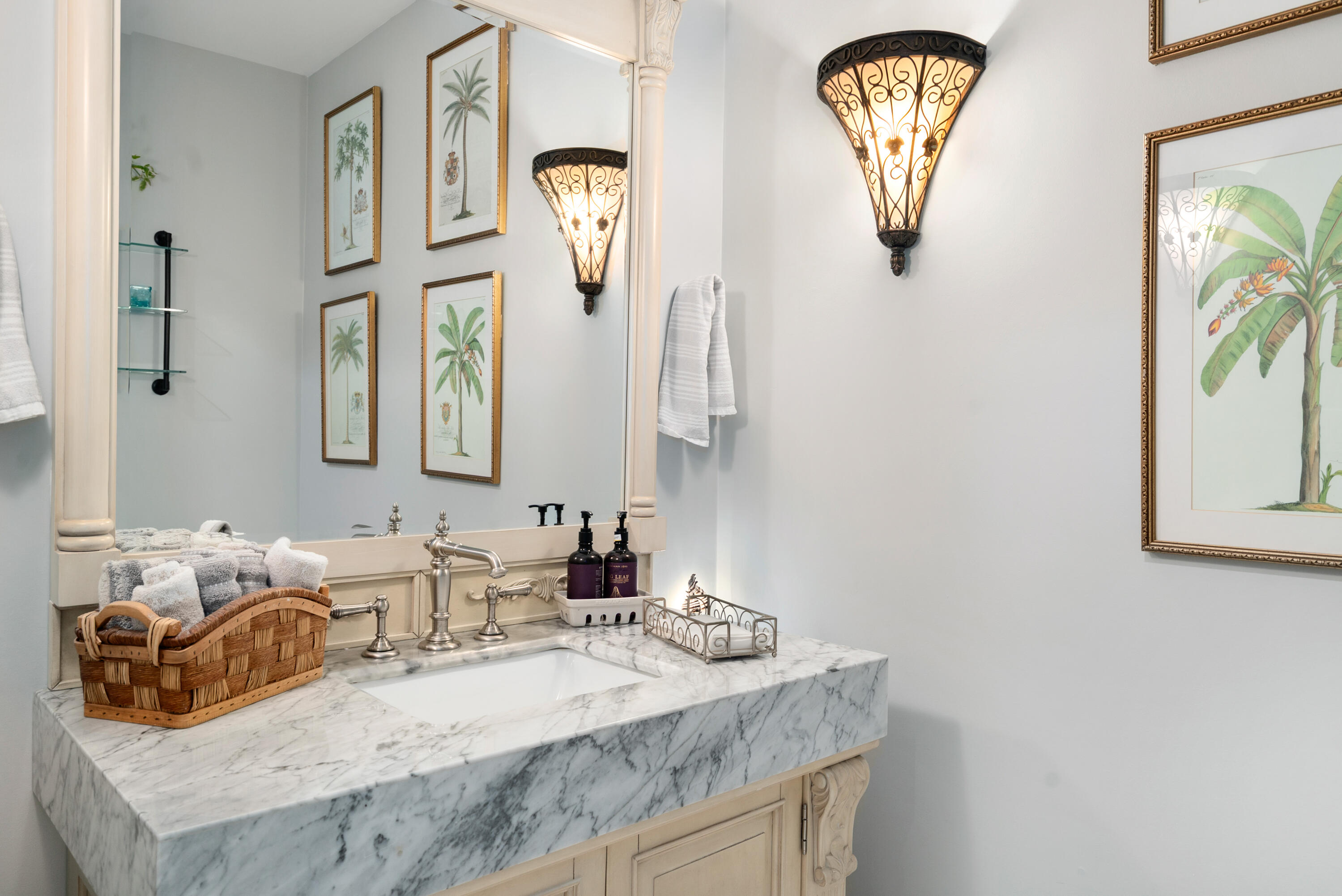 65 Tarpon Avenue Key Largo, FL 33037 - Photo 23 of 54 a bathroom with a granite countertop sink and a mirror