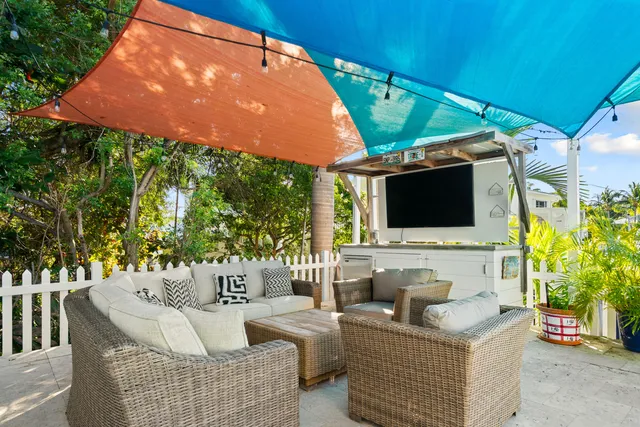 $1,900,000 | 65 Tarpon Avenue, Key Largo, FL 33037