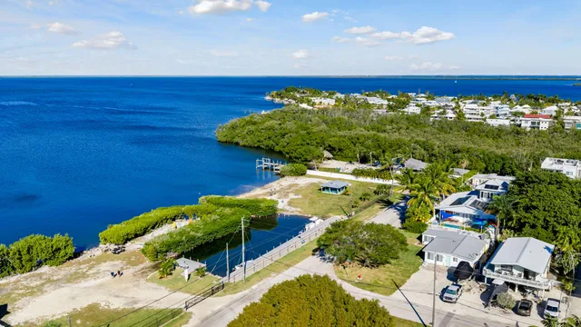 $1,900,000 | 65 Tarpon Avenue, Key Largo, FL 33037