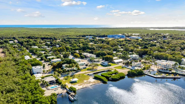 $1,900,000 | 65 Tarpon Avenue, Key Largo, FL 33037