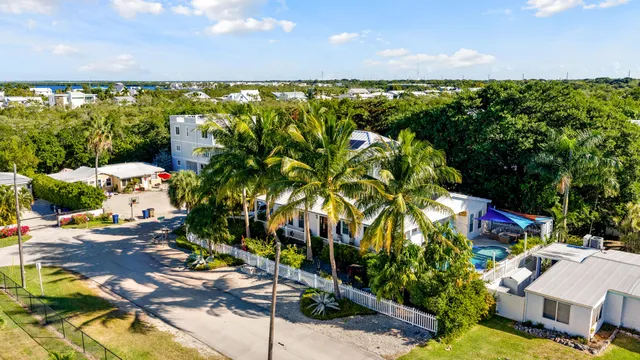 $1,900,000 | 65 Tarpon Avenue, Key Largo, FL 33037