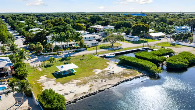 $1,900,000 | 65 Tarpon Avenue, Key Largo, FL 33037