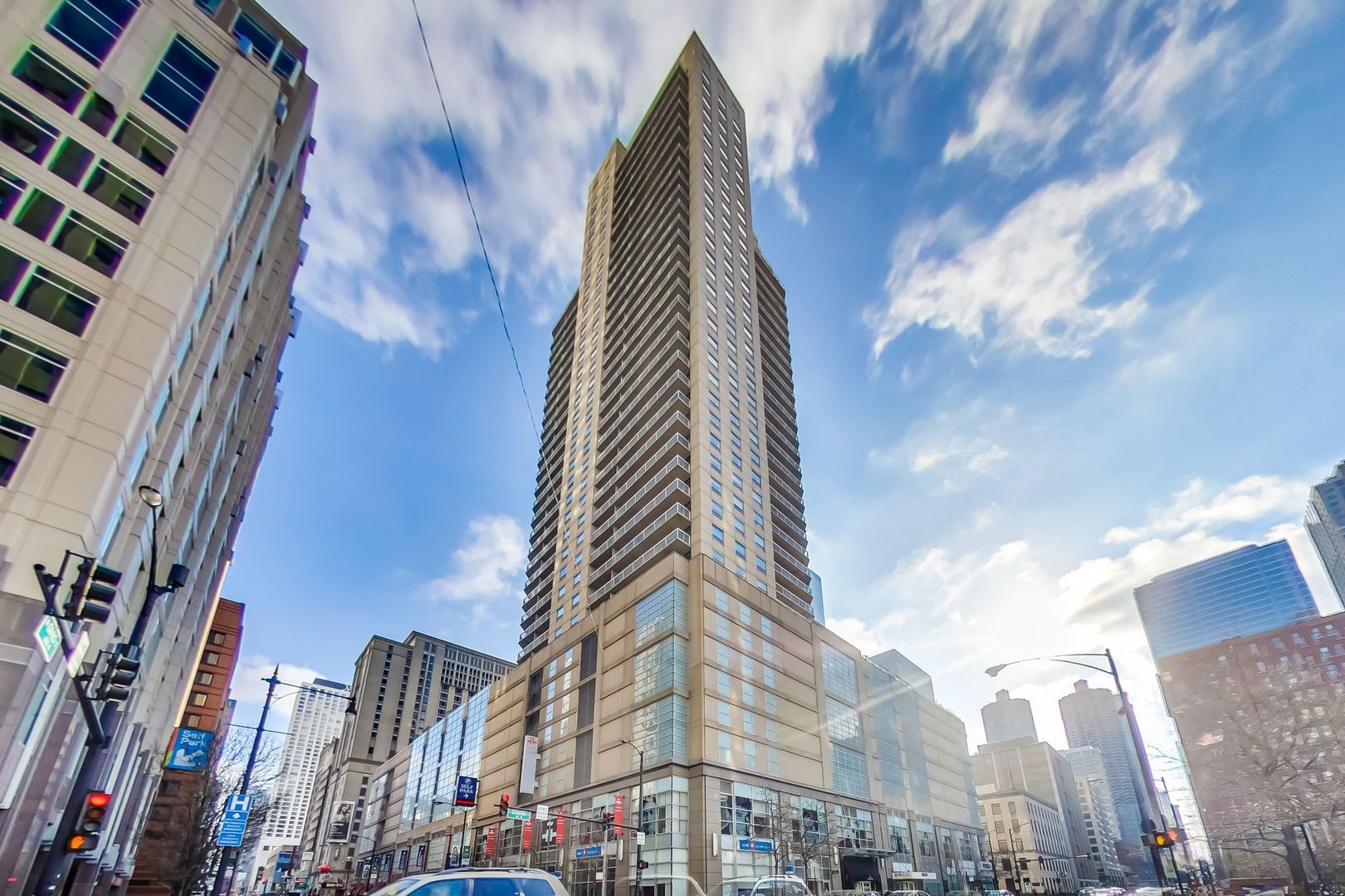 545 North Dearborn Street, Unit 3603 Chicago, IL 60654 - Photo 1 of 42 a view of a city