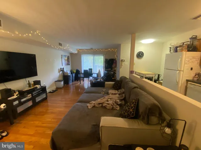 $1,700 | 5954 Henry Avenue, Philadelphia, PA 19128