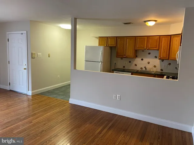 $1,700 | 5954 Henry Avenue, Philadelphia, PA 19128