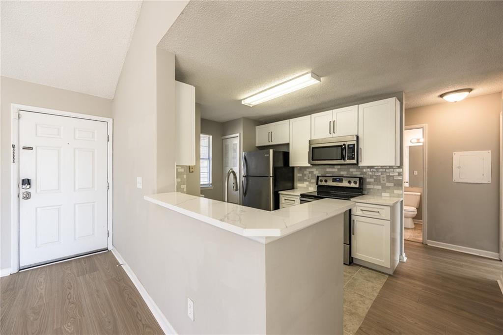 1107 Sandy Ln Drive Alpharetta, GA 30022 - Photo 10 of 31