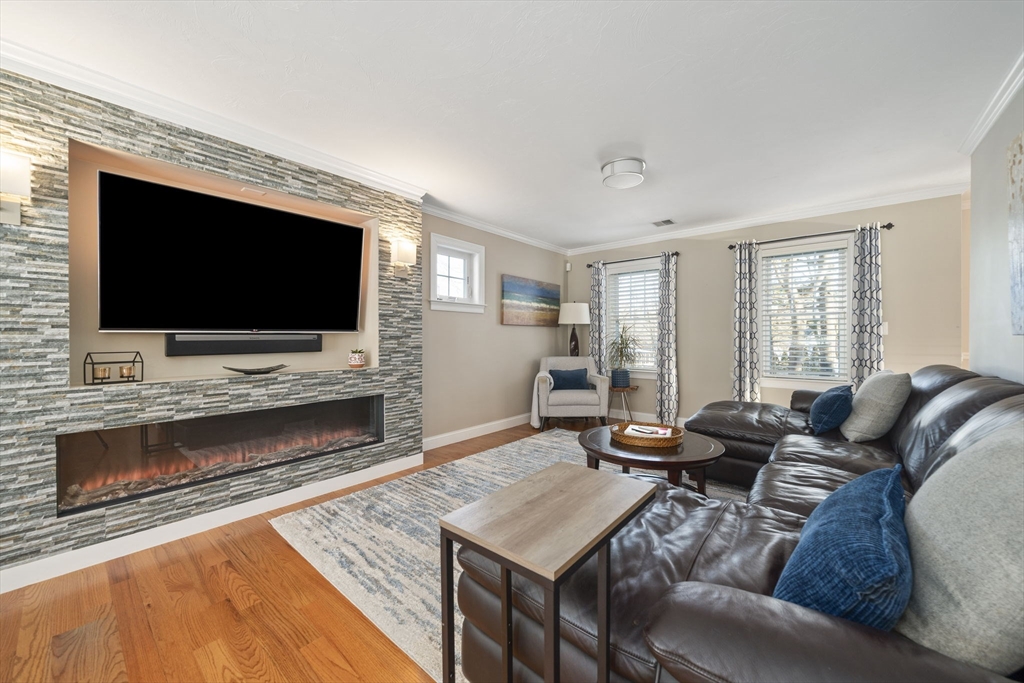 29 Arnold Road Weymouth, MA 02191 - Photo 9 of 42 Gallery Image 9