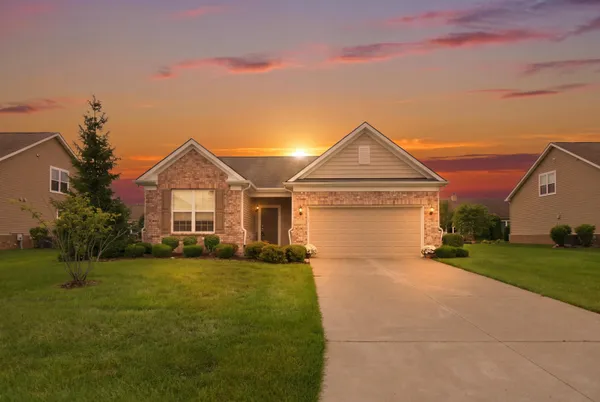 $370,000 | 23955 Montague Drive, Flat Rock, MI 48134