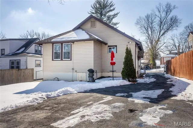 $255,000 | 321 Madison Avenue, St. Louis, MO 63119