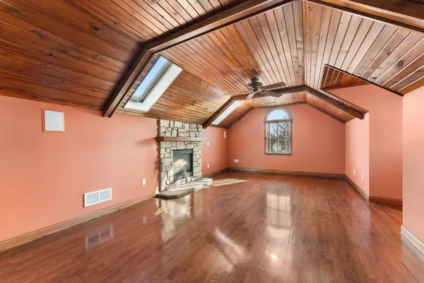 $634,900 | 27018 Glynns Creek Court, Eldridge, IA 52748
