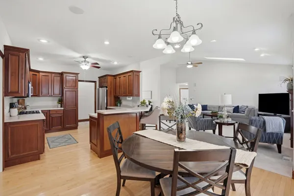 $634,900 | 27018 Glynns Creek Court, Eldridge, IA 52748