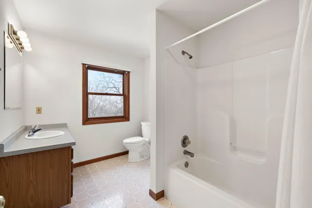 $575,000 | W9658 Stader Road, Whitewater, WI 53190