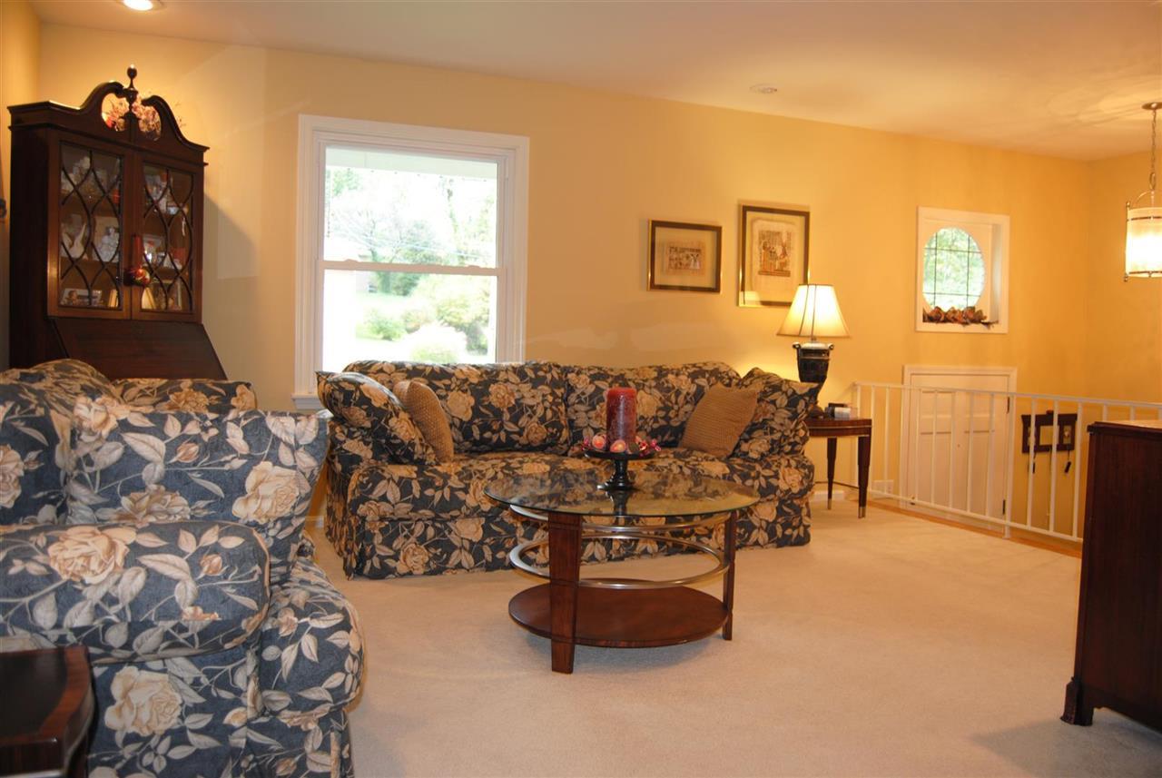 5619 Winston Road Evansville, IN 47710 - Photo 3 of 18 Gallery Image 3