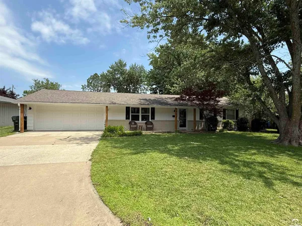$335,000 | 722 Randall Road, Lawrence, KS 66049