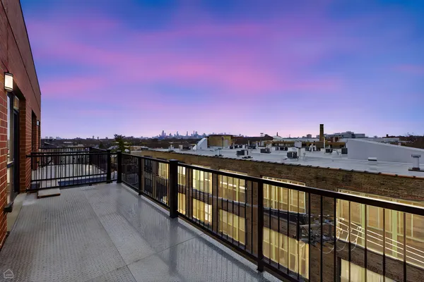 $3,350 | 2357 North Washtenaw Avenue, Unit 204, Chicago, IL 60647