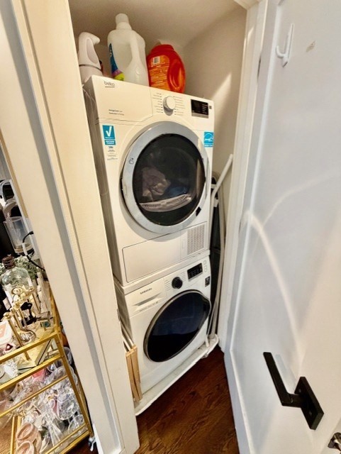 366 Hanover Street, Unit 4 Boston, MA 02113 - Photo 11 of 14 a utility room with dryer and washer