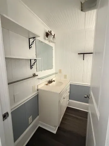 a view of utility room with washer and dryer