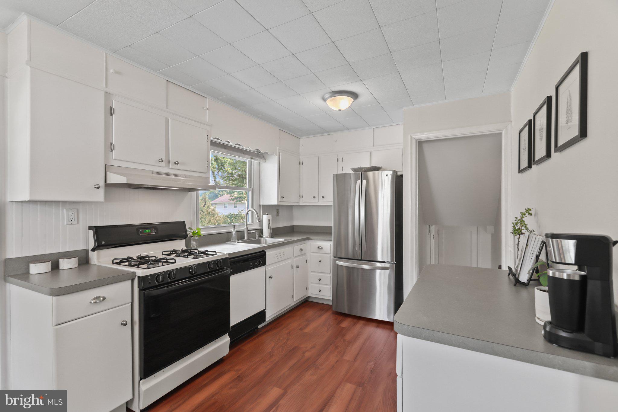 12 Overton Road Hamilton, NJ 08690 - Photo 8 of 45