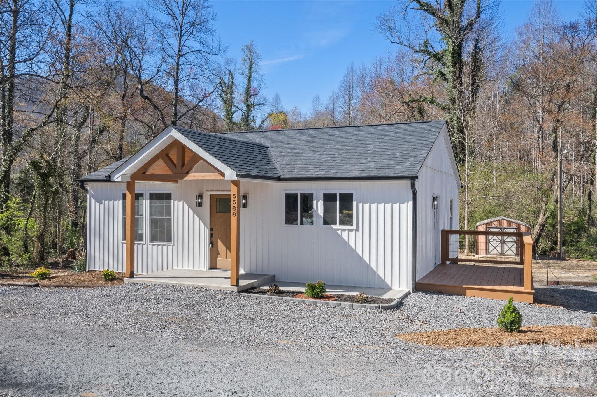 5580 Sugar Hill Road Marion, NC 28752 - Photo 2 of 38