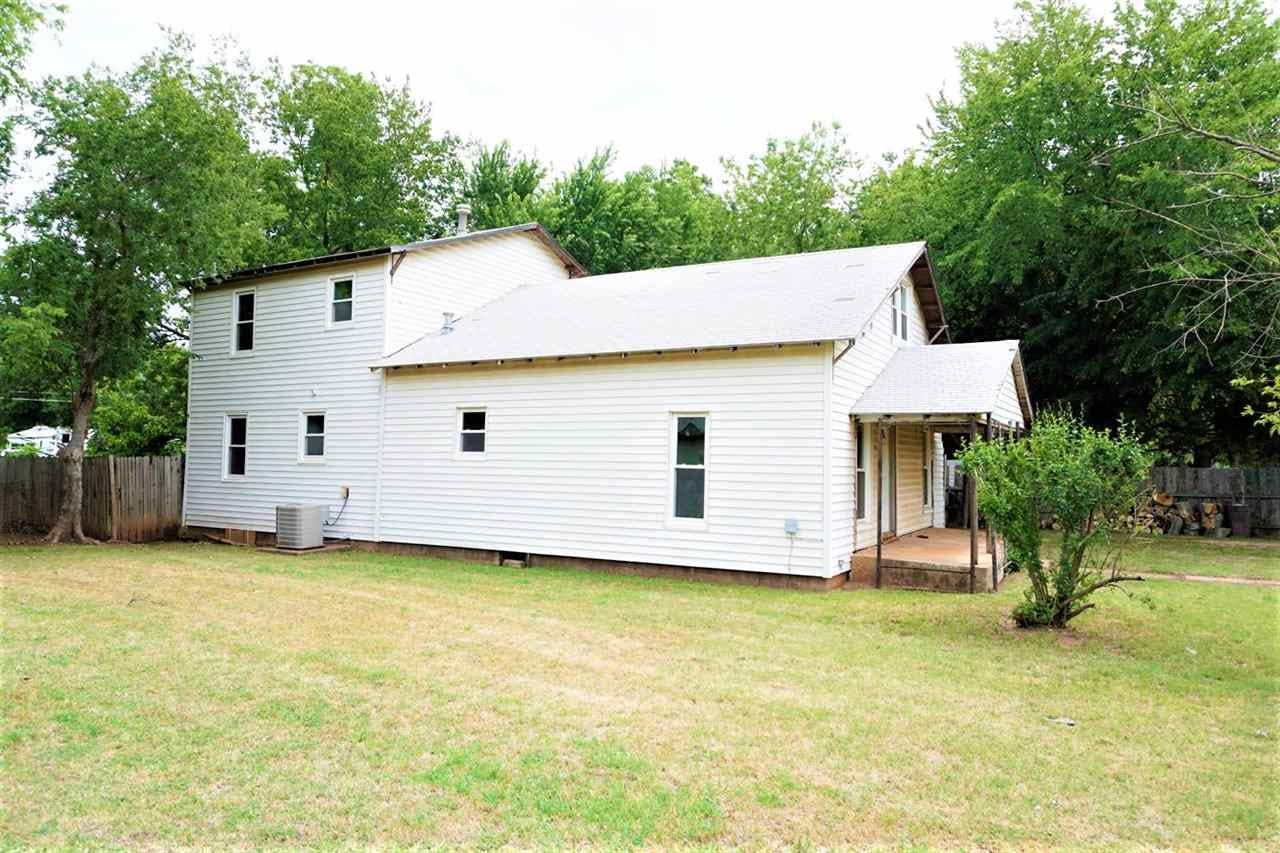 227 Cedar Street Perry, OK 73077 - Photo 1 of 27 Gallery Image 1