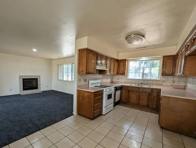 $270,000 | 980 East Joanne Avenue, Pixley, CA 93256