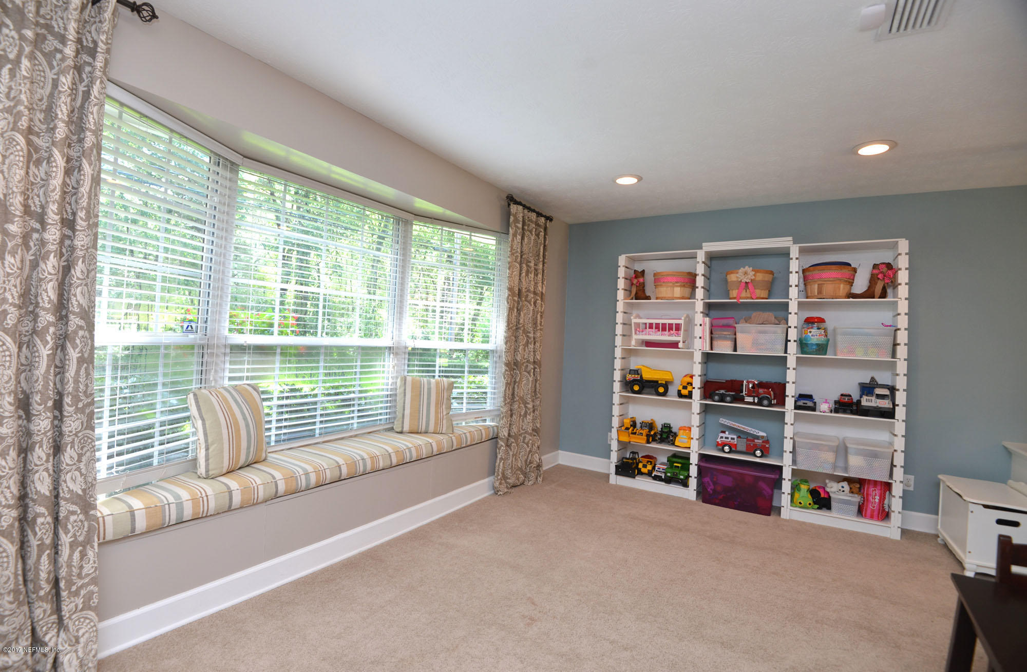 668 Mickler Road Jacksonville, FL 32211 - Photo 3 of 30 LIVING ROOM