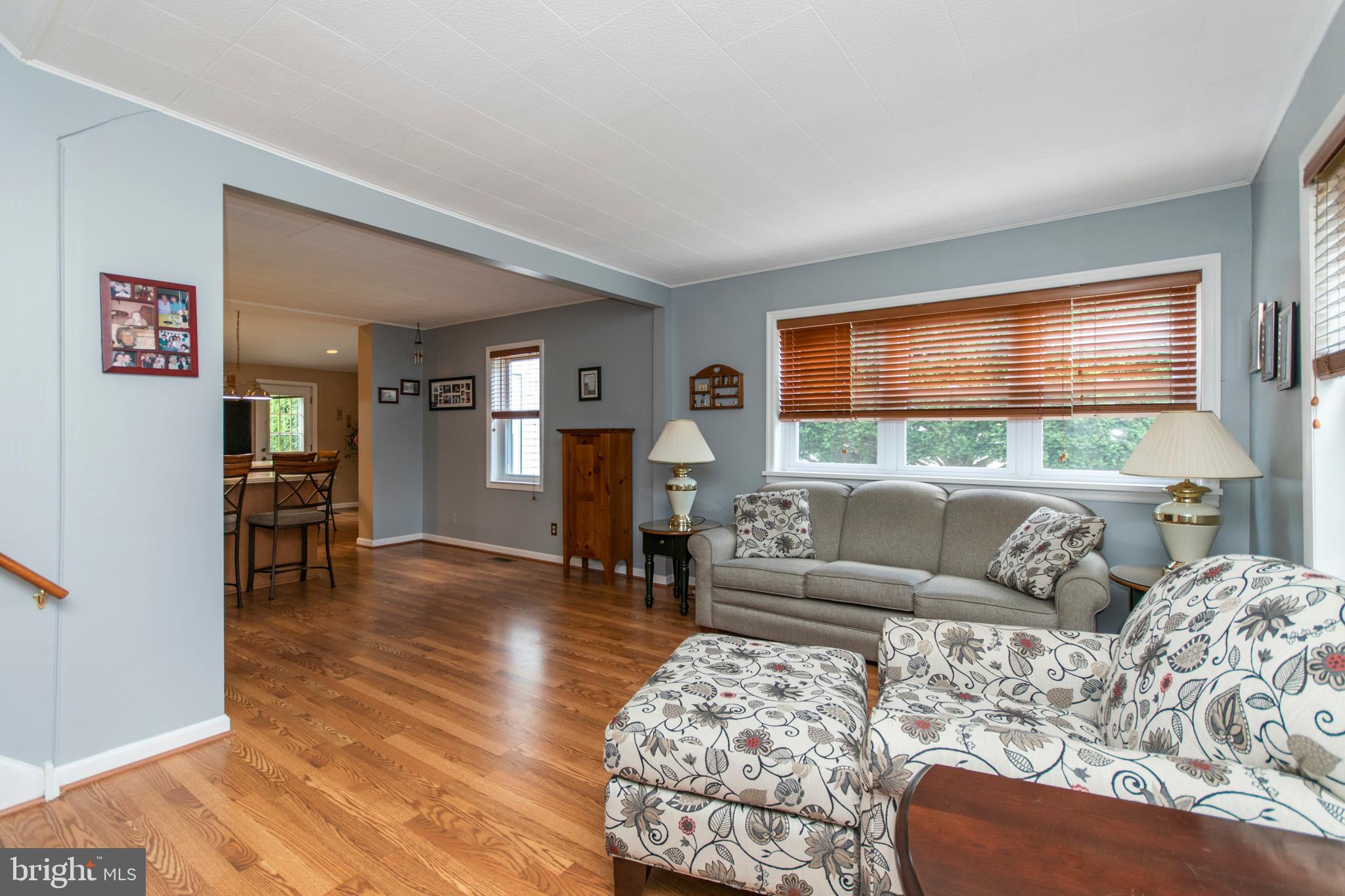 828 East Cathedral Road Philadelphia, PA 19128 - Photo 3 of 25