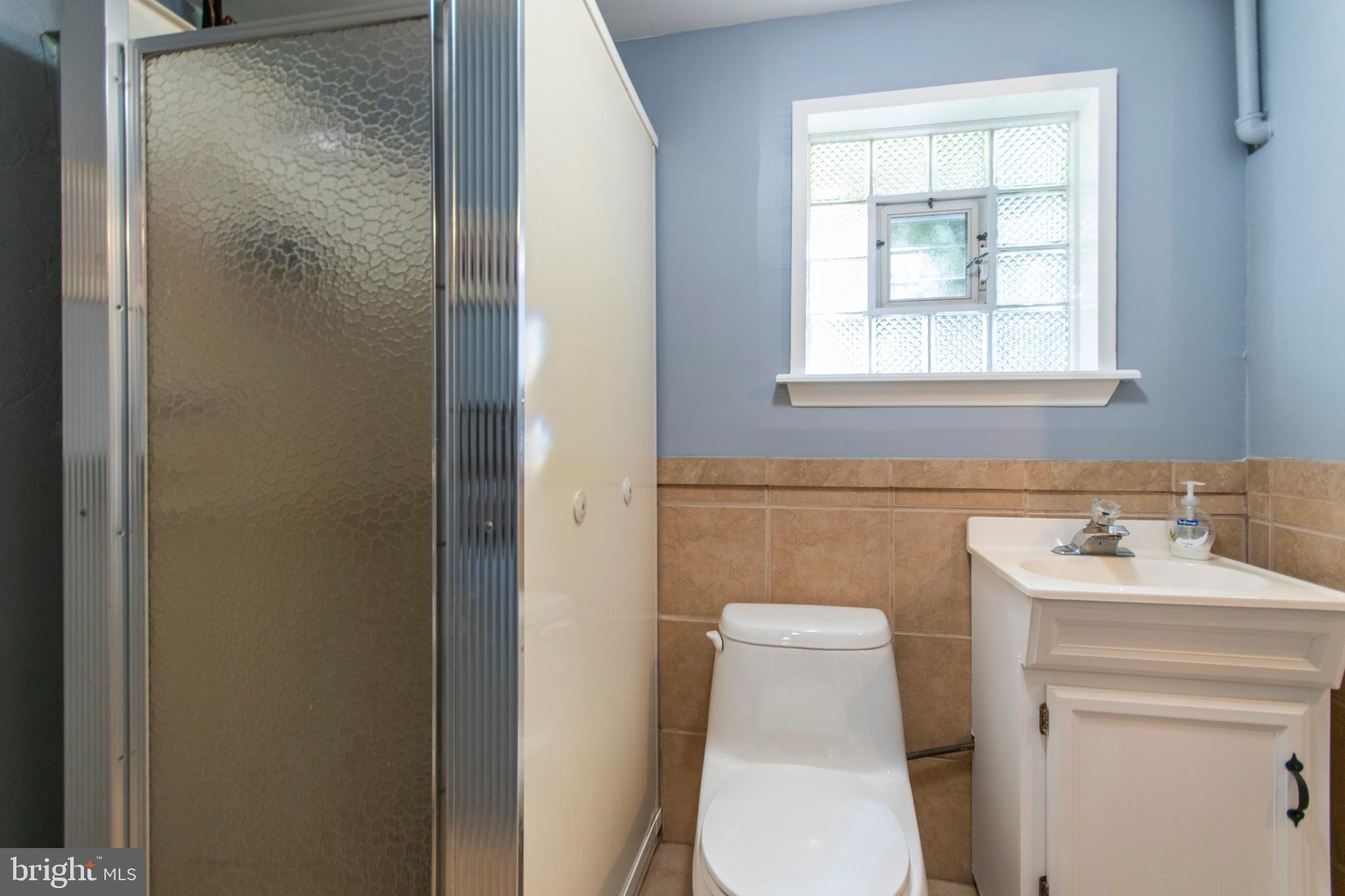 828 East Cathedral Road Philadelphia, PA 19128 - Photo 22 of 25