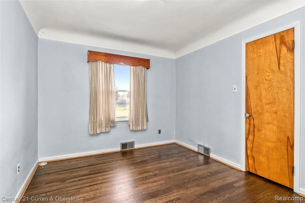 14136 Twelve Mile Road Warren, MI 48088 - Photo 13 of 24
