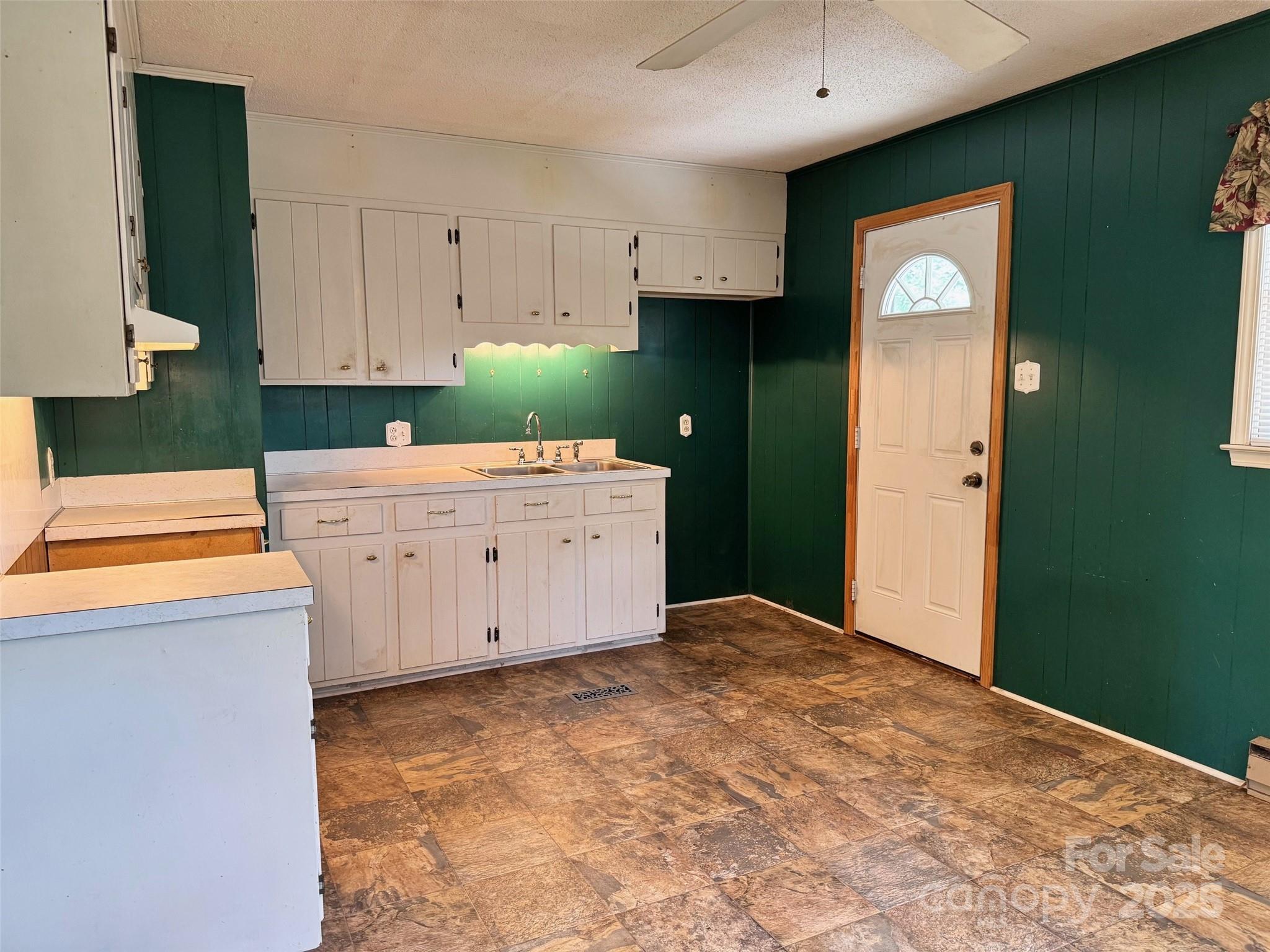 613 Catawba Street Chester, SC 29706 - Photo 6 of 19 Gallery Image 6