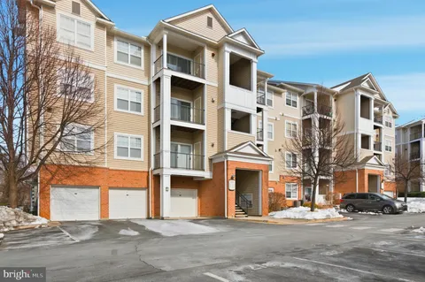 $255,000 | 13501 Derry Glen Court, Unit 203, Germantown, MD 20874
