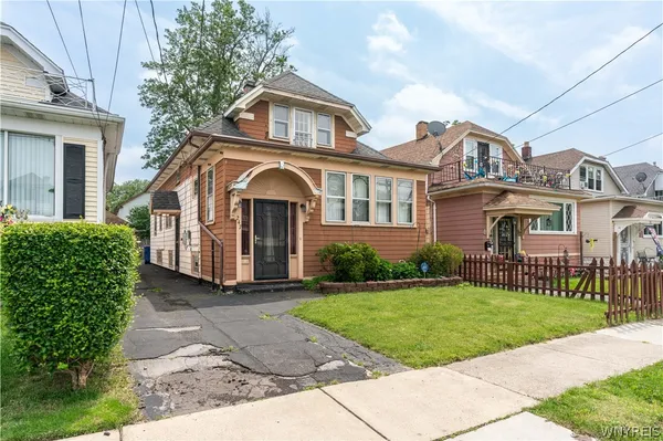 $190,000 | 247 Rounds Avenue, Buffalo, NY 14215
