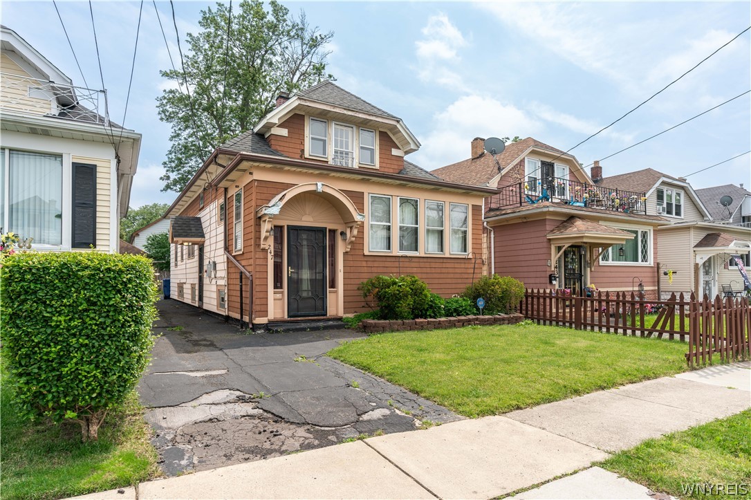 247 Rounds Avenue Buffalo, NY 14215 - Photo 1 of 37 Classic style