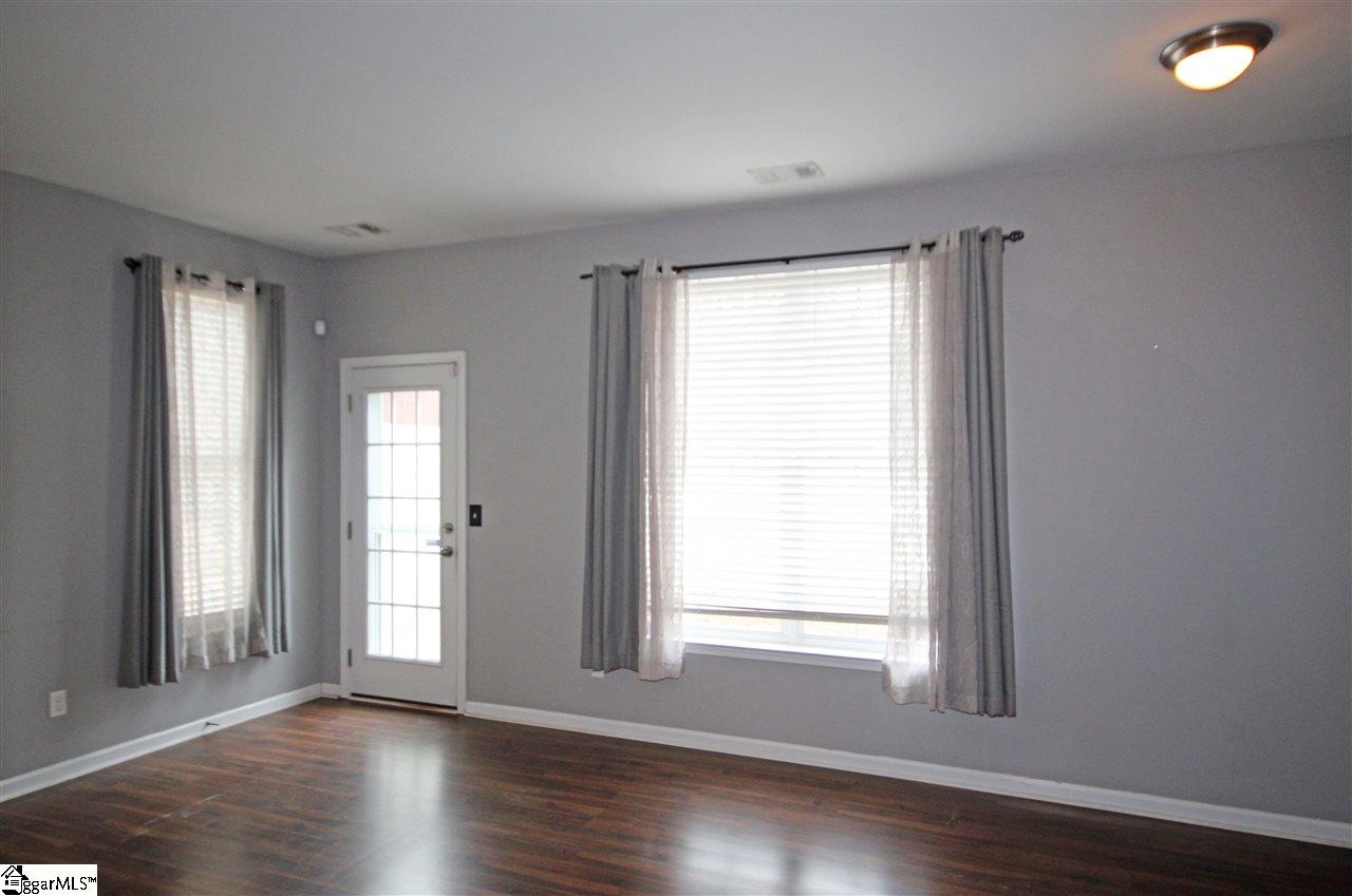 301 Intrepid Court Greer, SC 29650 - Photo 4 of 17 Gallery Image 4