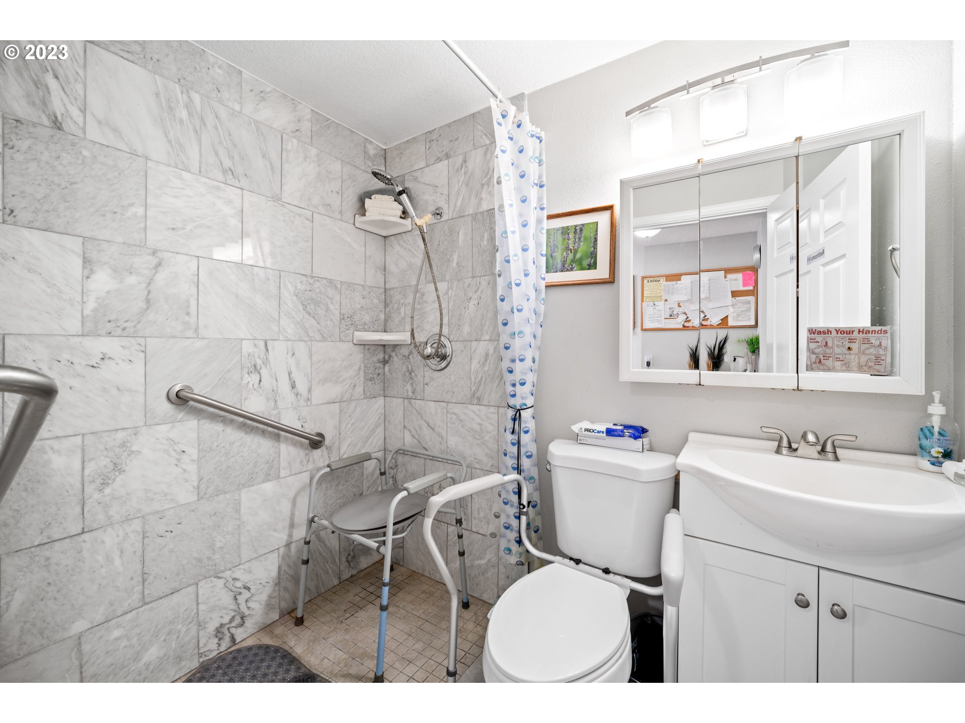 Undisclosed Address Vancouver, WA 98665 - Photo 10 of 16 a bathroom with a sink toilet and shower