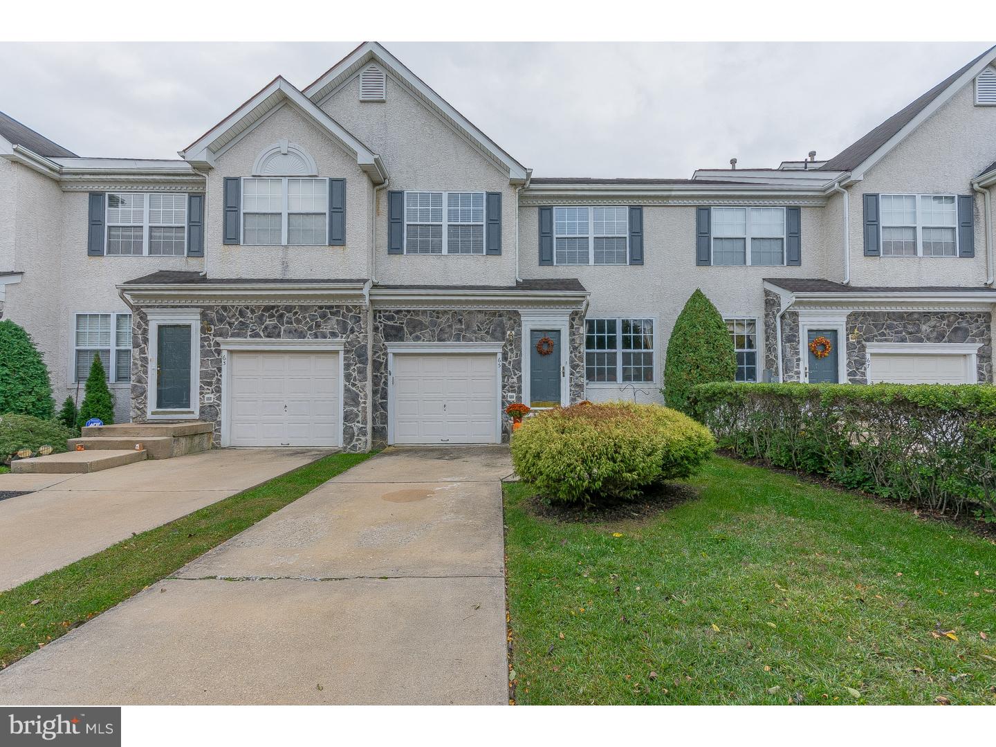 65 Chapel Hill Road Mount Laurel, NJ 08054 - Photo 1 of 25