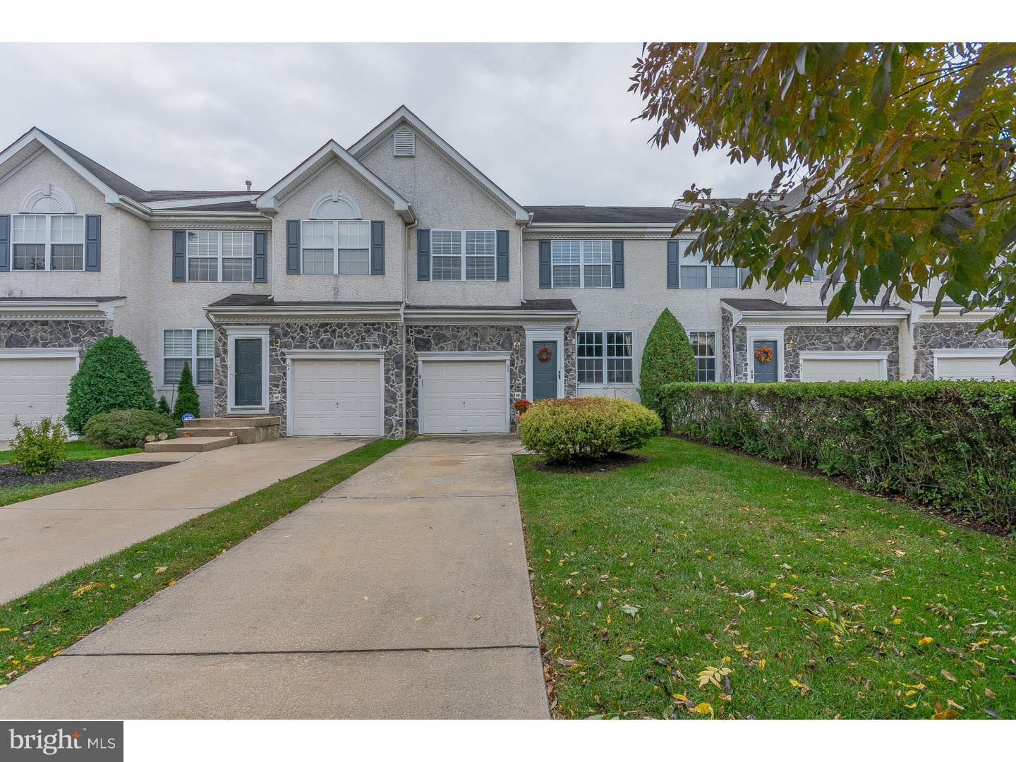 65 Chapel Hill Road Mount Laurel, NJ 08054 - Photo 2 of 25