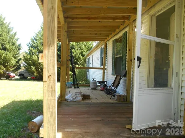 a view of an entryway of the house