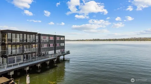 $1,000,000 | 515 Lake Street South, Unit 205, Kirkland, WA 98033