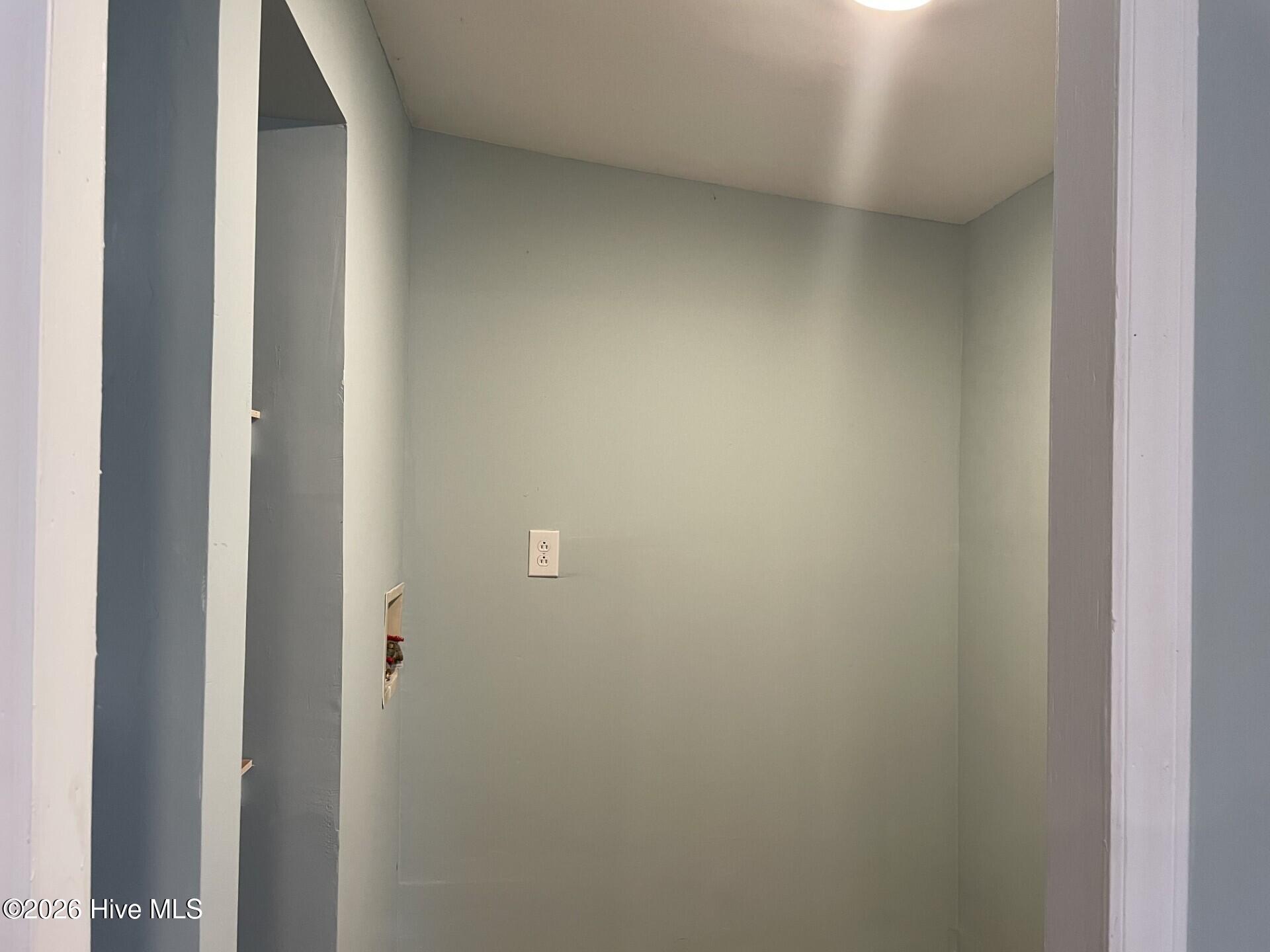 52 Classic Road Plymouth, NC 27962 - Photo 6 of 14 006 Laundry-Mud Room