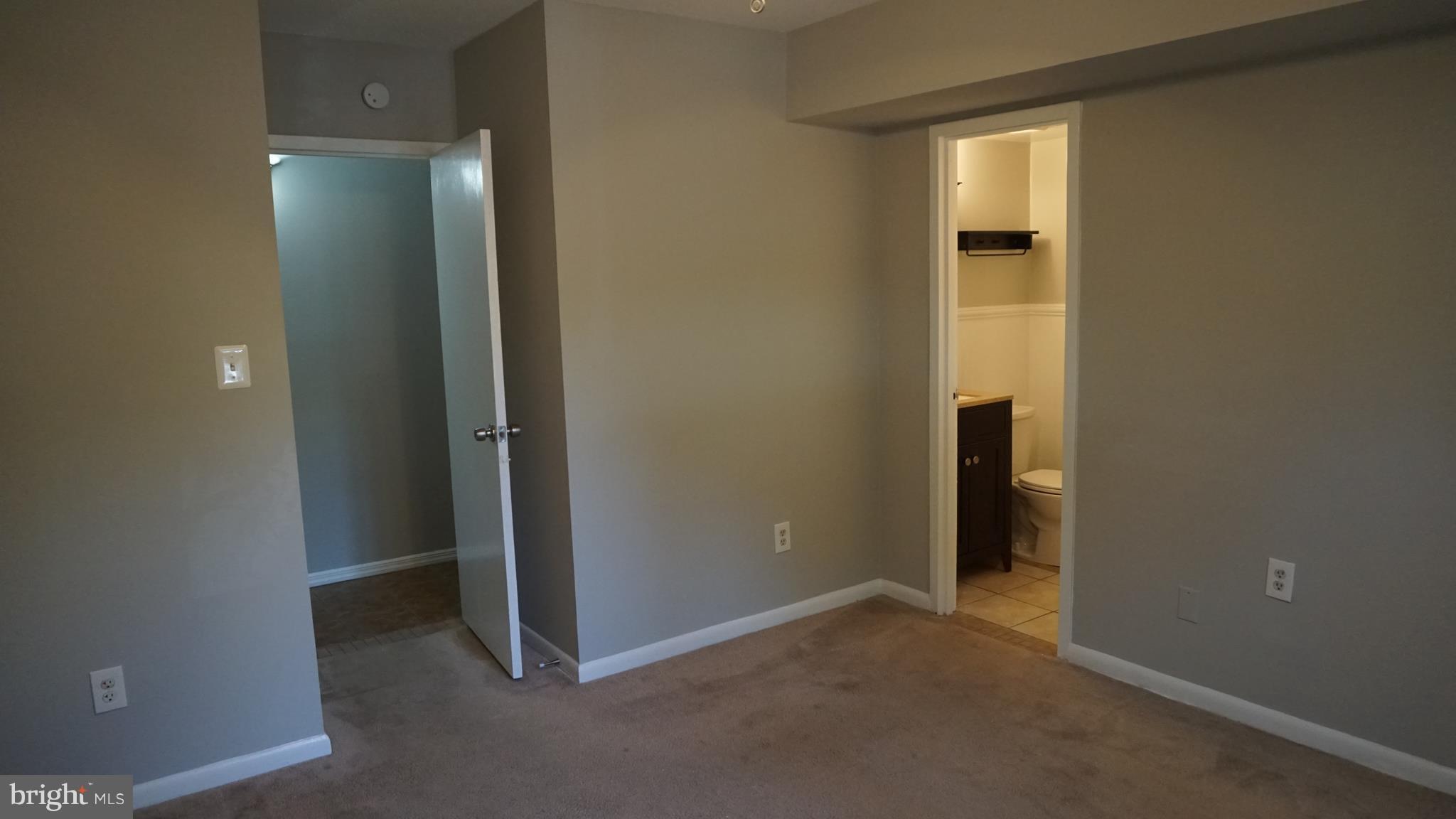 2214 Castle Rock Square, Unit 2B Reston, VA 20191 - Photo 20 of 26 Bath (Master)