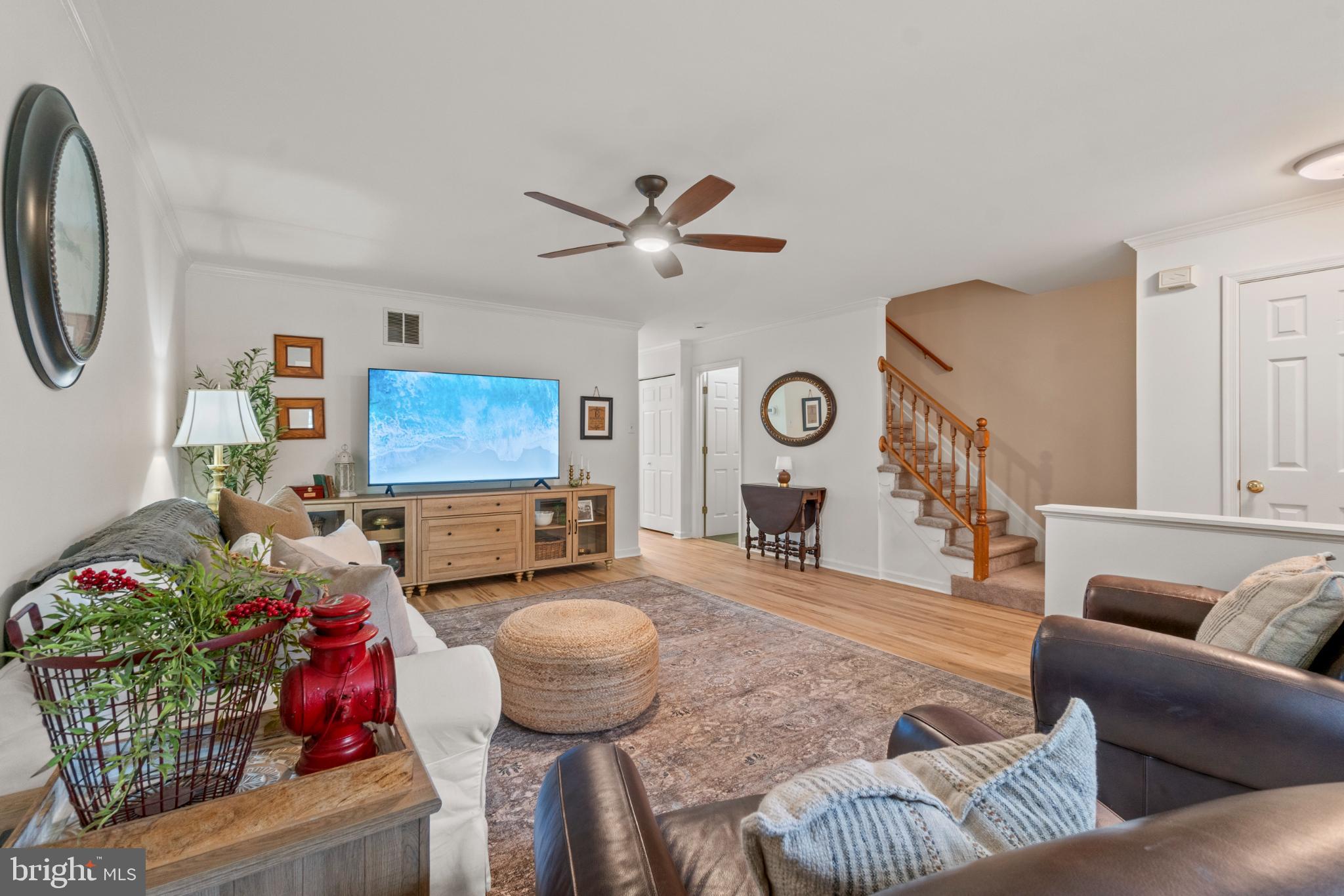 146 English Run Circle Sparks, MD 21152 - Photo 4 of 37 Inviting living space with warm ambiance.