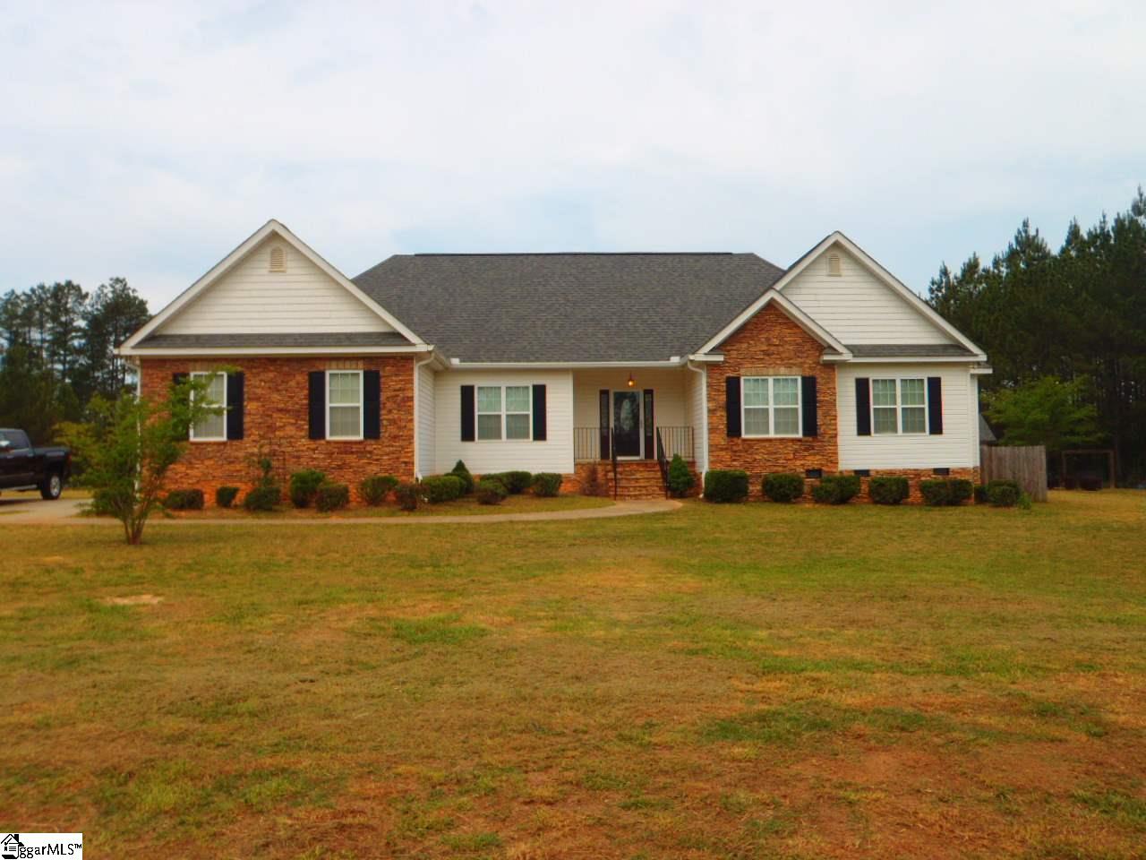 196 State Rd S-30-83 Laurens, SC 29360 - Photo 1 of 26