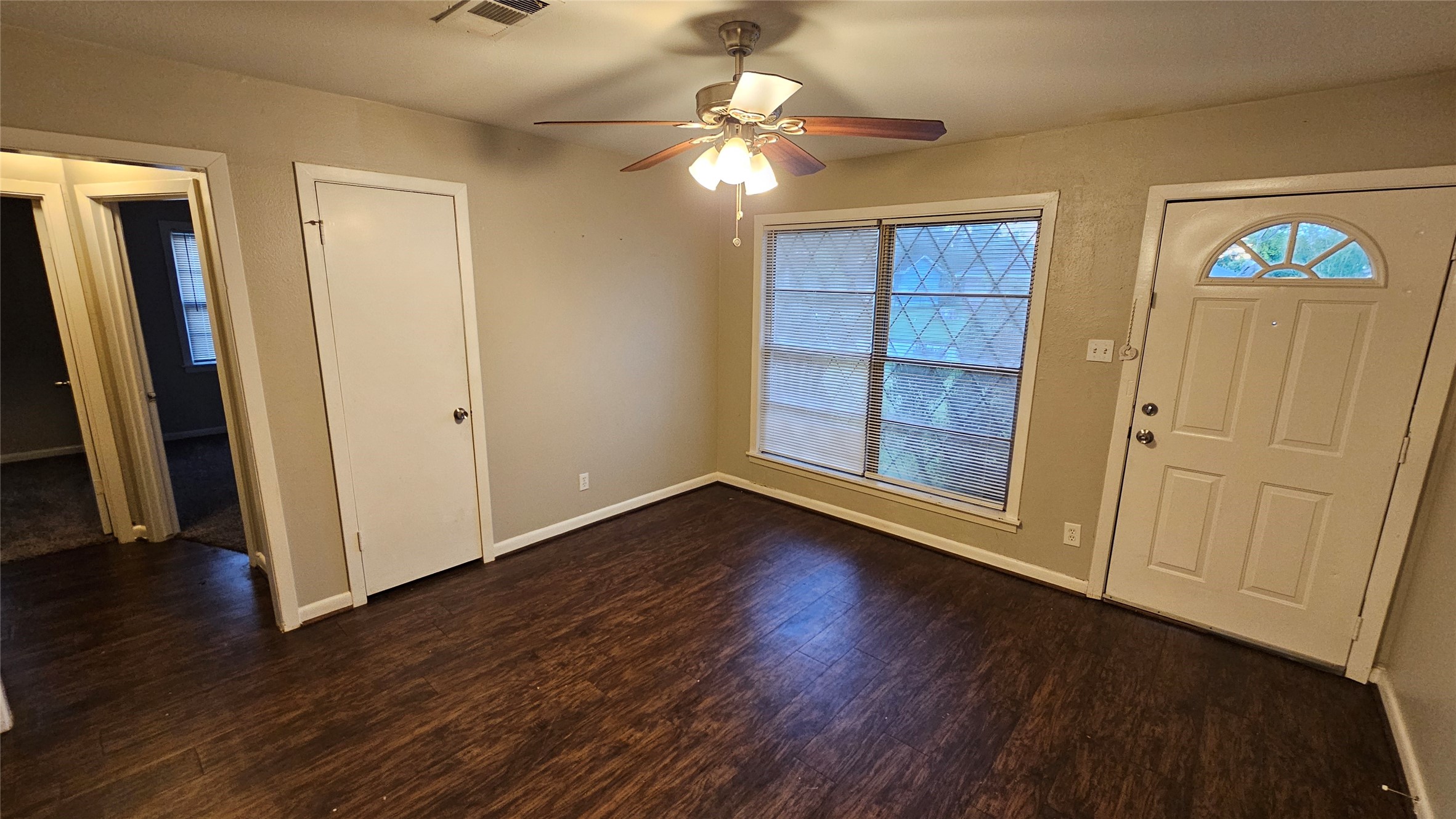 7325 Boggess Road Houston, TX 77016 - Photo 3 of 19
