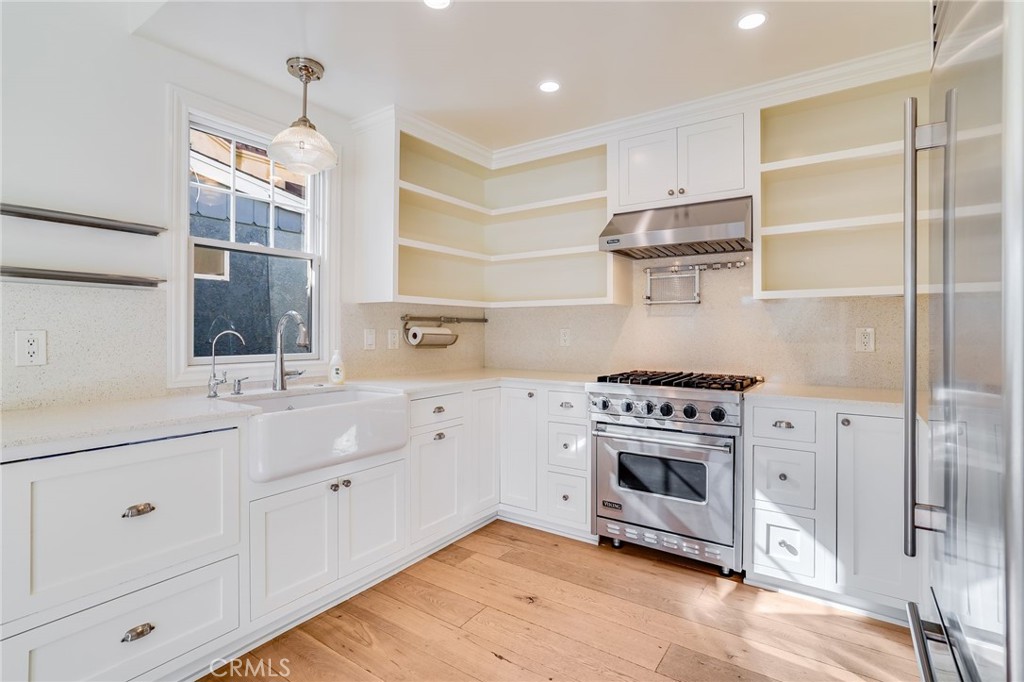 705 Iris Avenue Corona del Mar, CA 92625 - Photo 12 of 36