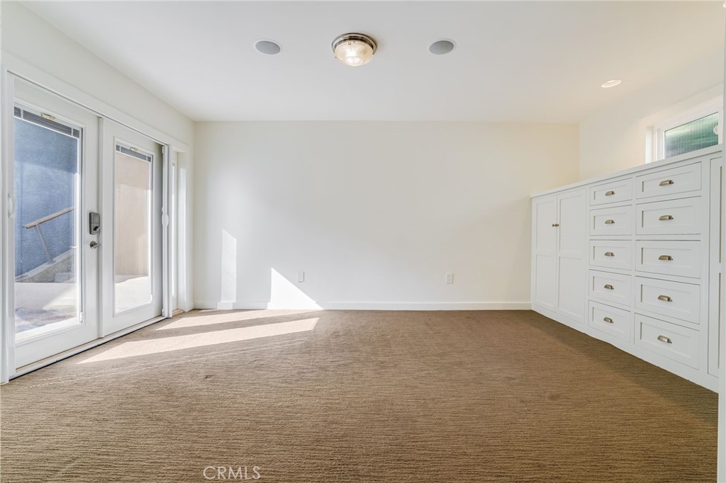 705 Iris Avenue Corona del Mar, CA 92625 - Photo 14 of 36