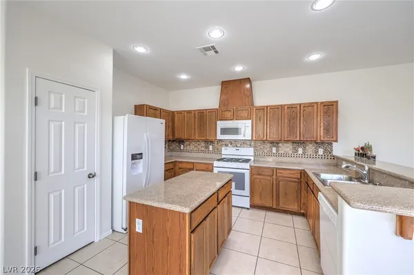 $2,000 | 10057 Bonterra Avenue, Las Vegas, NV 89129